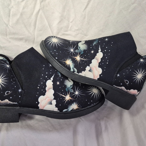 Rogue and Wolf (The New Dark) - Picture 6 of 9